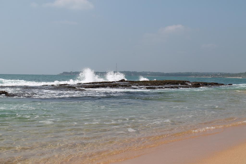Chillenjoy Cabanas & Restaurant Tangalle Exterior photo