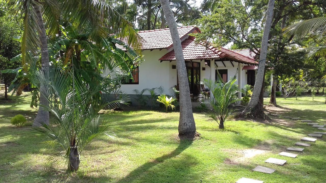 Chillenjoy Cabanas & Restaurant Tangalle Exterior photo
