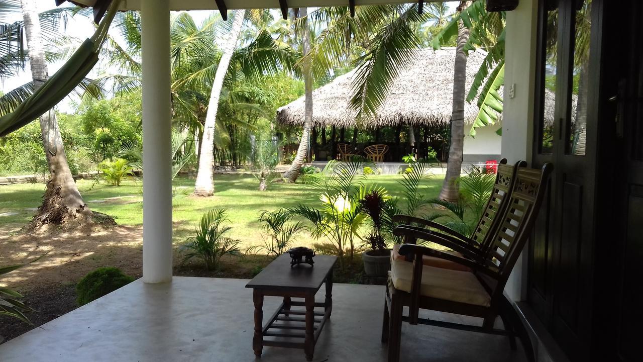Chillenjoy Cabanas & Restaurant Tangalle Exterior photo
