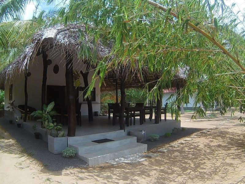 Chillenjoy Cabanas & Restaurant Tangalle Exterior photo