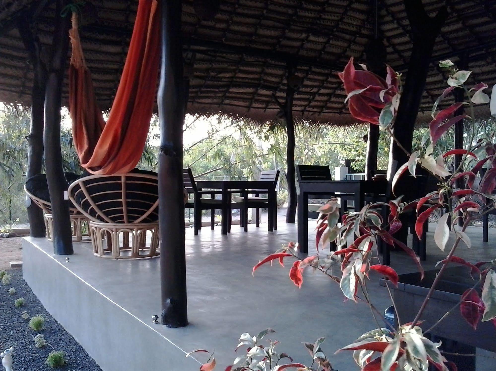 Chillenjoy Cabanas & Restaurant Tangalle Exterior photo