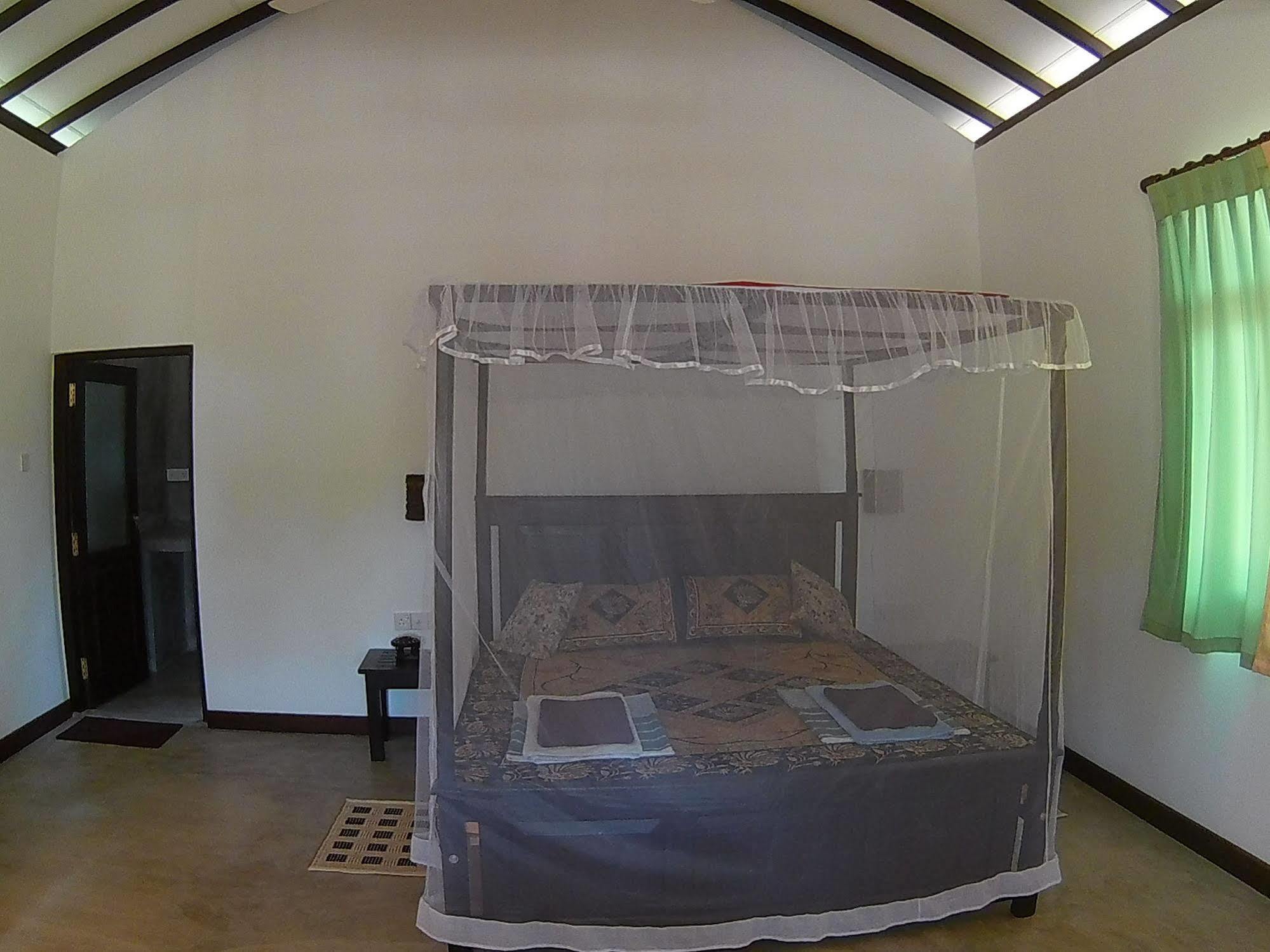 Chillenjoy Cabanas & Restaurant Tangalle Exterior photo