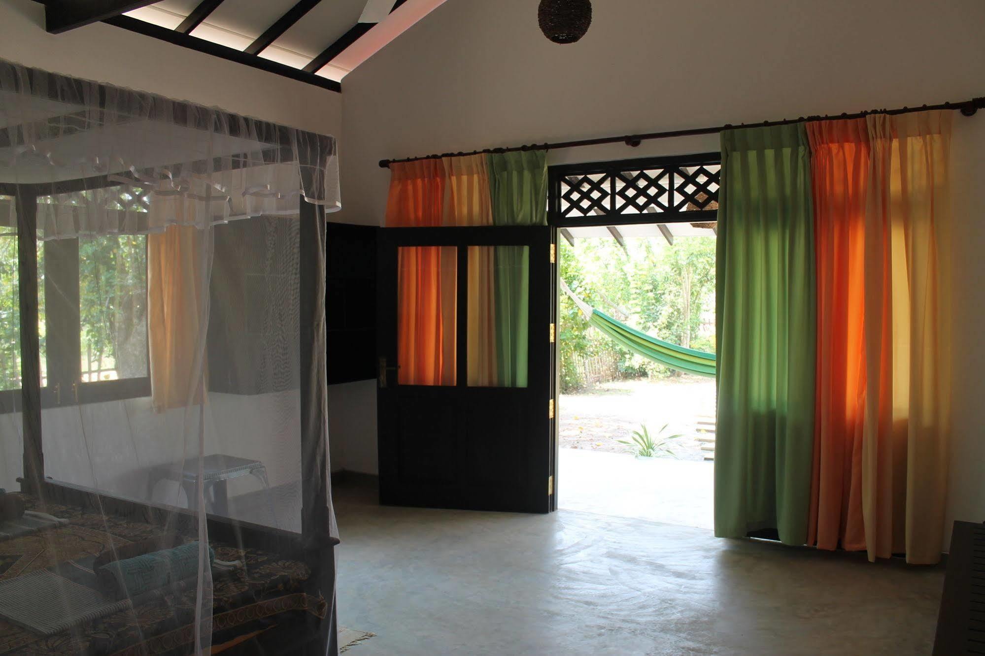 Chillenjoy Cabanas & Restaurant Tangalle Exterior photo