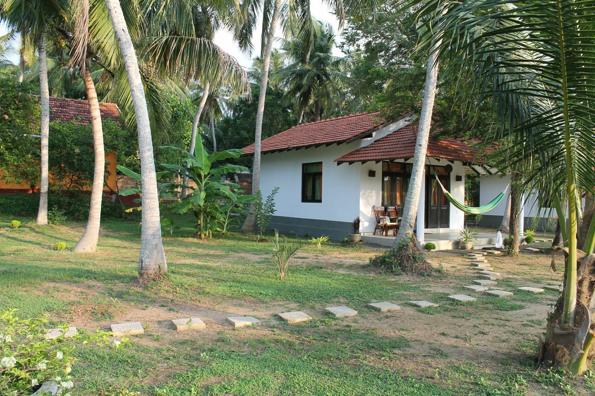 Chillenjoy Cabanas & Restaurant Tangalle Exterior photo